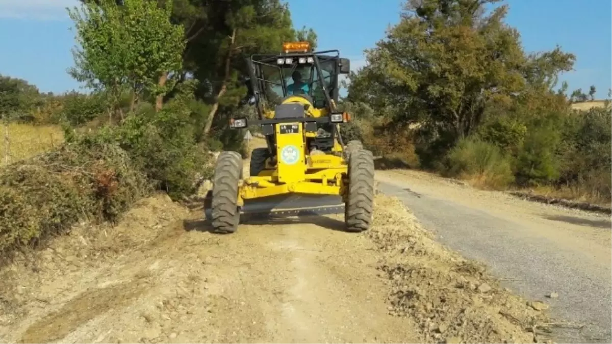 Kırkağaç\'ta 32 Kilometrelik Yol Yenilendi