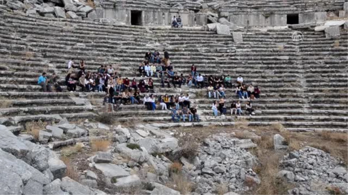 Kültürel Miras" Dersini Antik Kentte Yaptılar