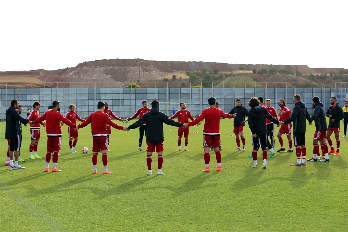 Sivasspor Teknik Direktörü Bakkal Açıklaması