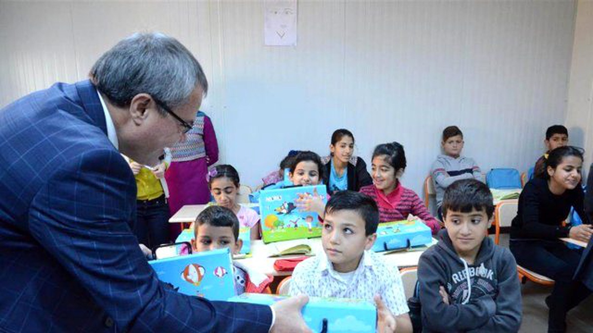 Suriyeli Öğrencilere Kırtasiye Yardımı