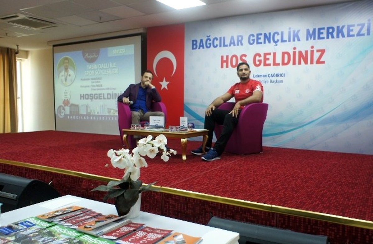 Taha Akgül: "Ülkemize Nasıl Hizmet Edebiliriz Onun Derdindeyiz"