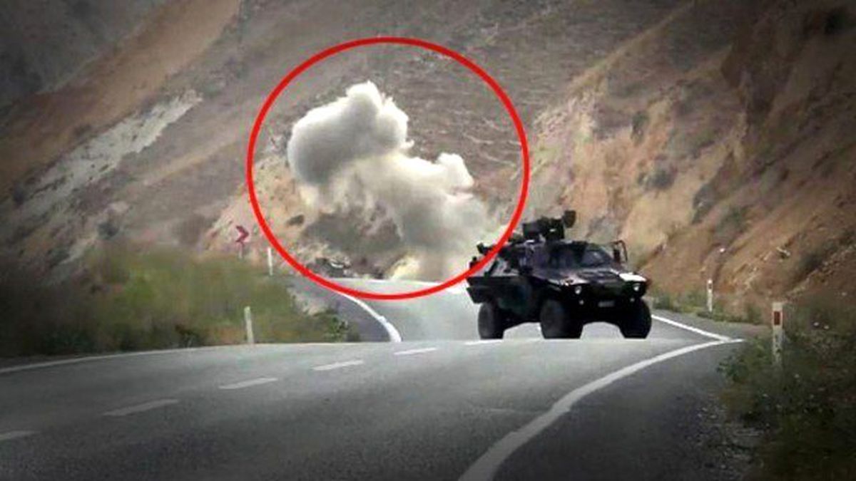 Teröristlerin Hakkari-Van Karayoluna Yerleştirdiği Bomba İmha Edildi