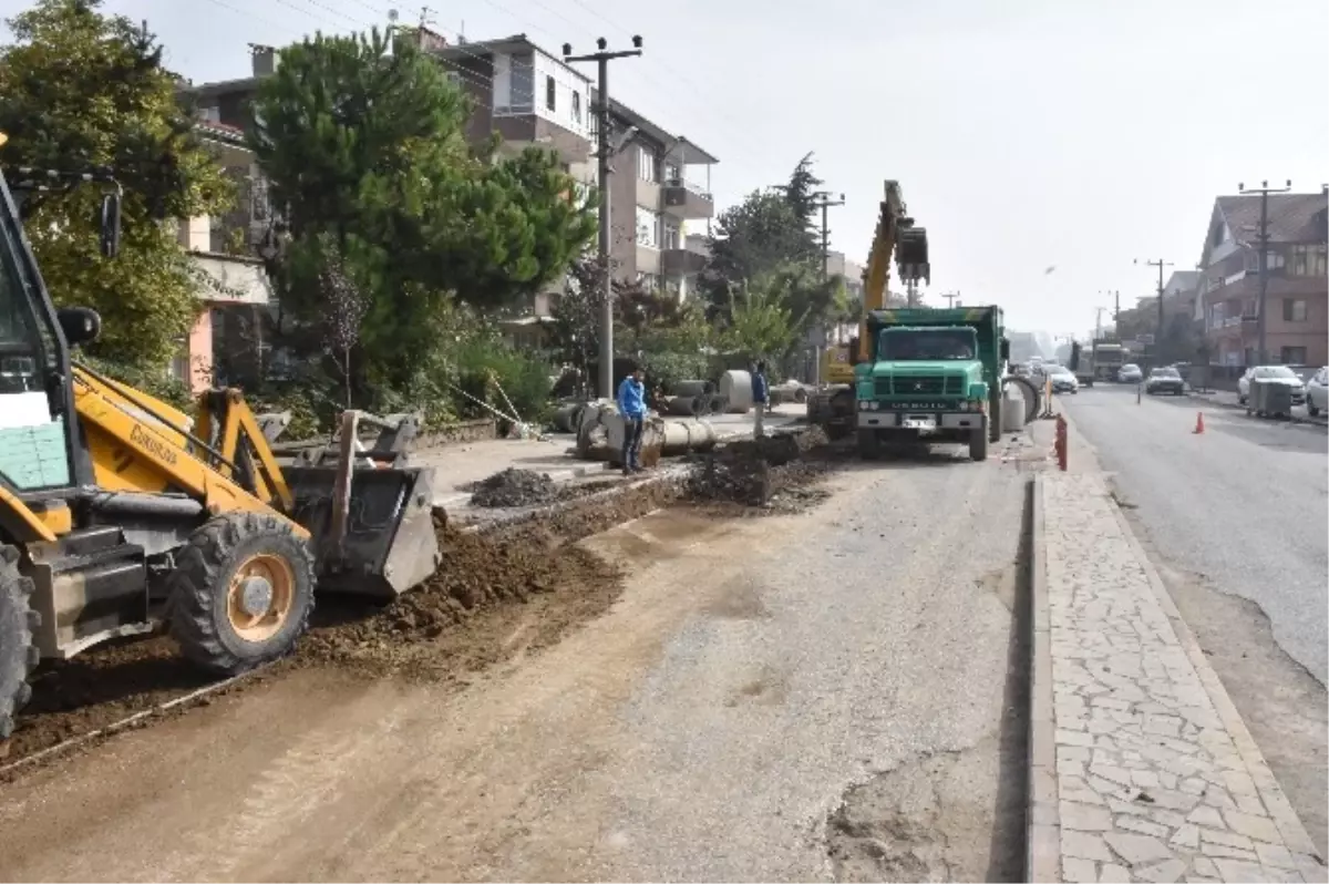 Uzunmustafa Mahallesinde Yağmursuyu Hattı Çalışmaları