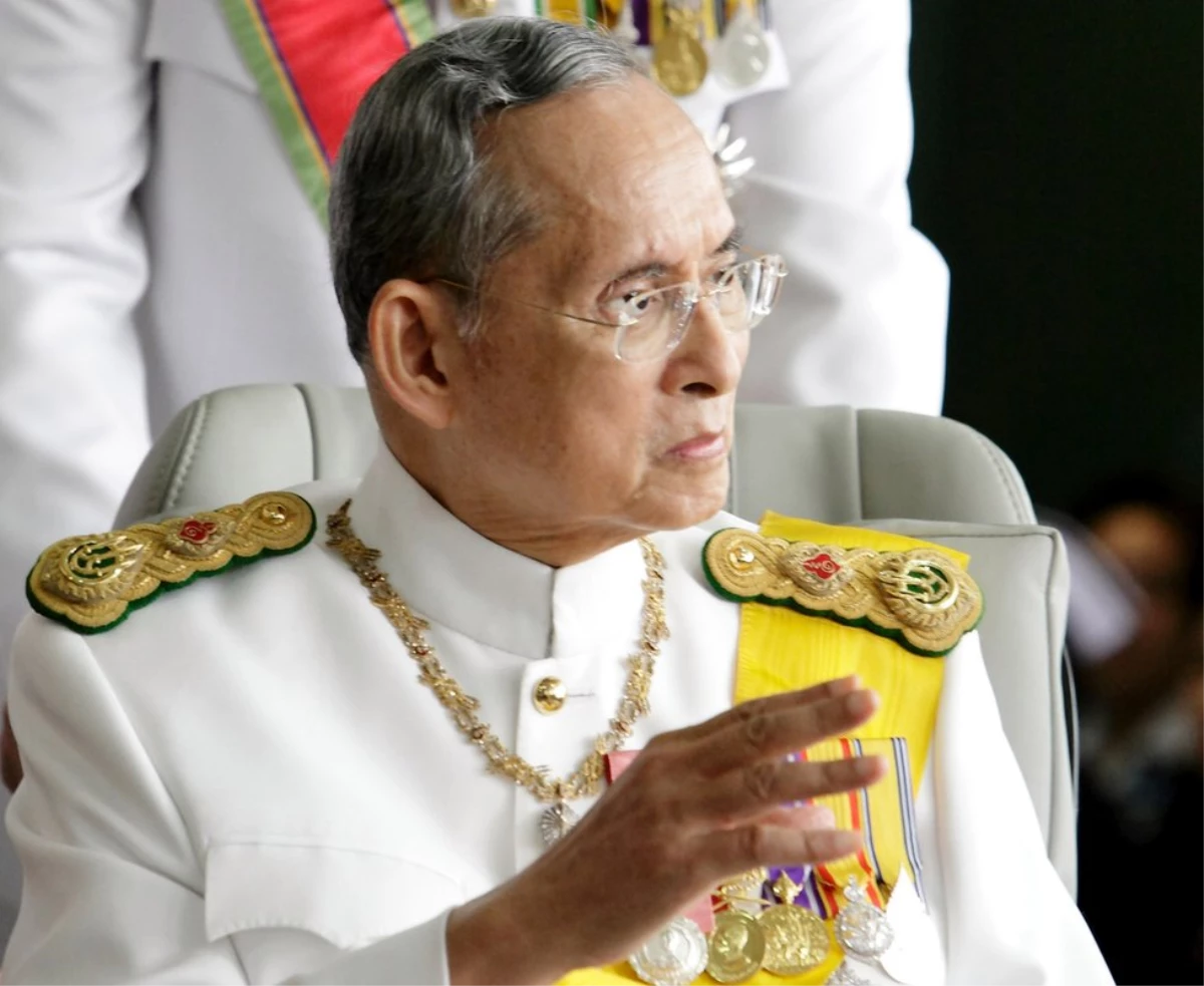70 Yıldır Hüküm Süren Tayland Kralı Hayatını Kaybetti