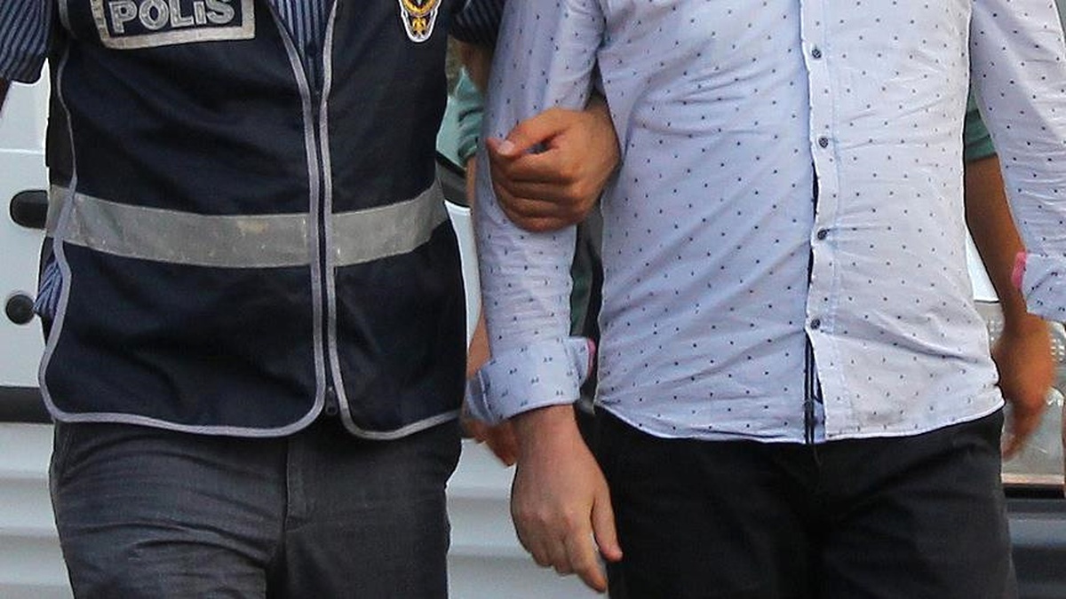 Adana\'da Fetö Operasyonunda 9 Tutuklama