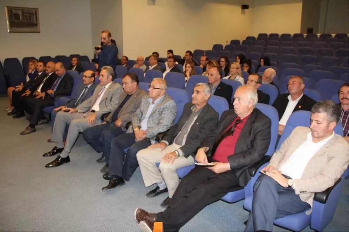 Adliyede Muhtarlara Arabuluculuk Semineri Verildi