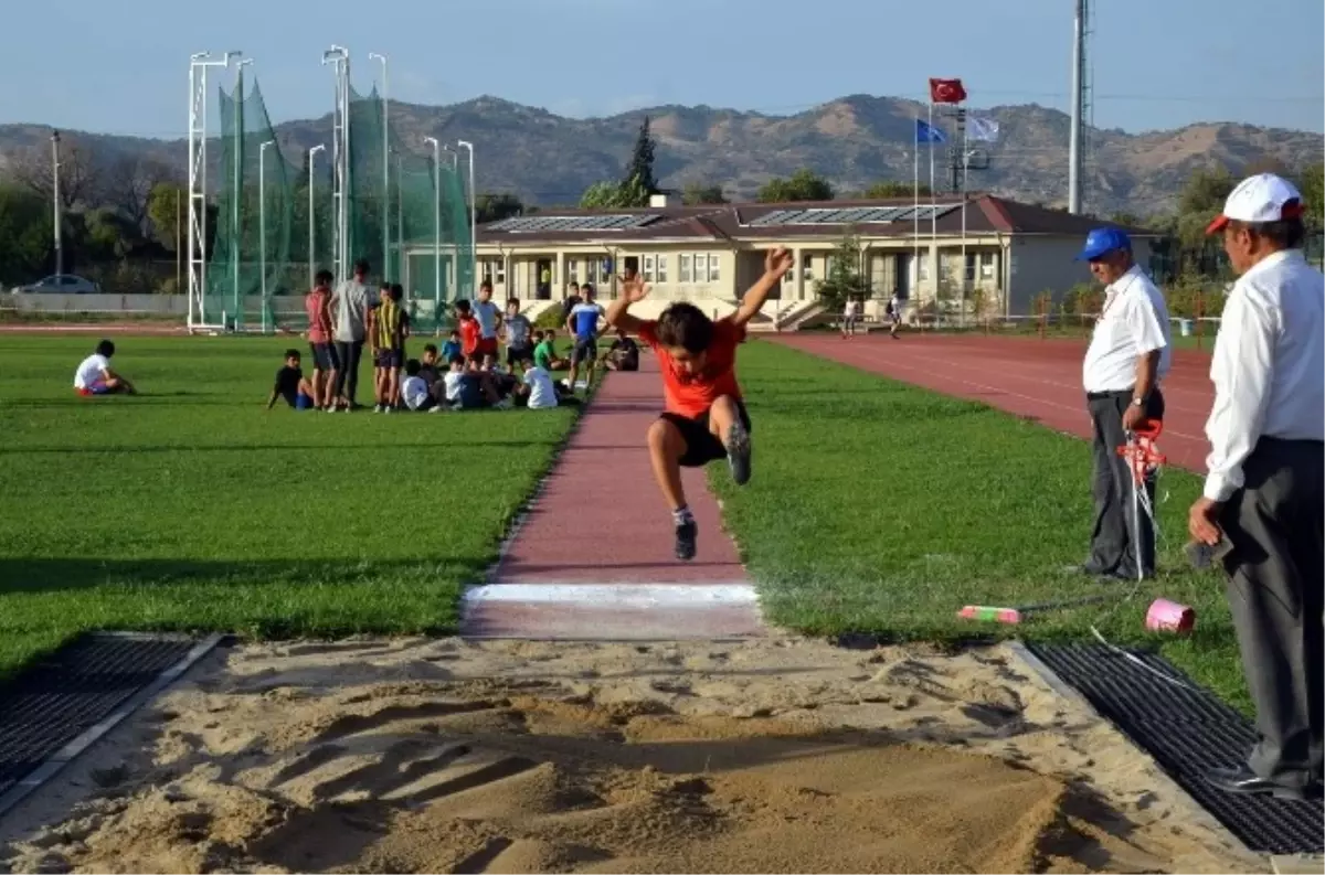 Aydın\'da Amatör Spor Haftası Atletizm Yarışları Tamamlandı