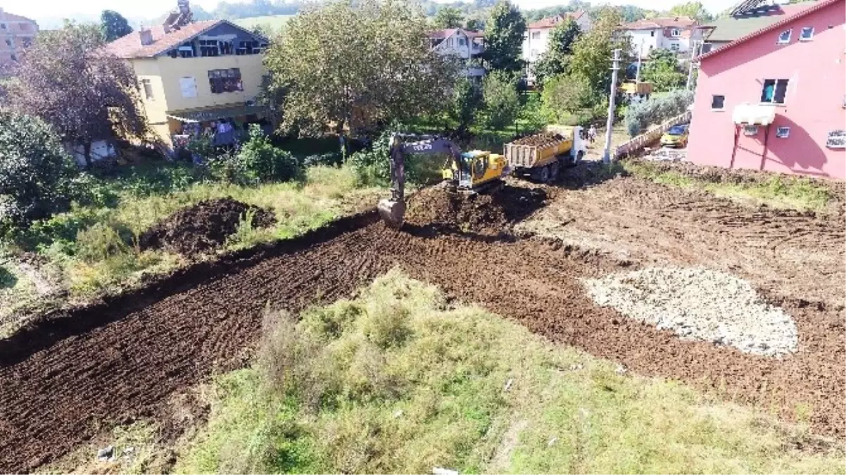 Başiskele\'de Yol Açma Çalışmaları Sürüyor