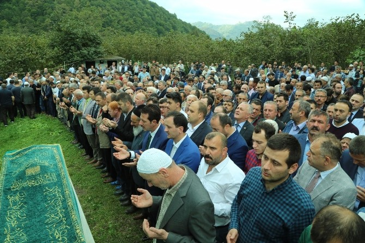Başkan Yardımcısı Yahya Çınkıl\'ın Annesi Vefat Etti