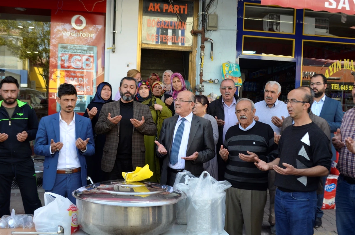 Boğazlıyan\'da Aşure Dağıtıldı