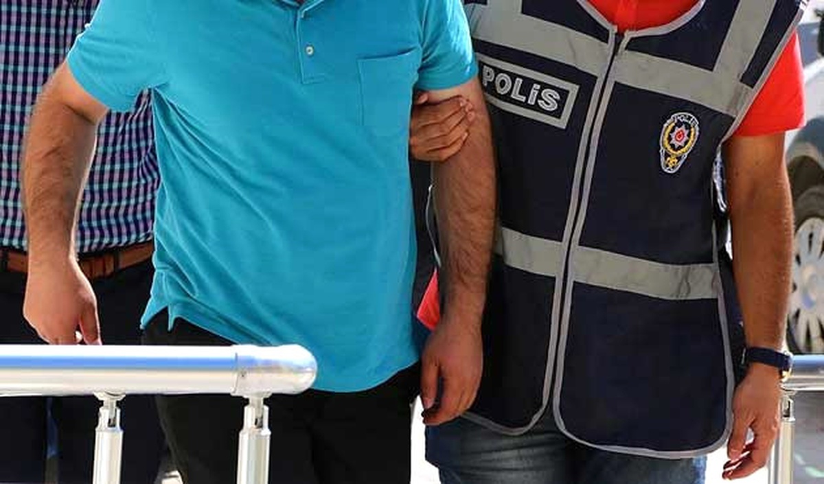 Elazığ\'da Fetö Vakfı Operasyonu: 3 Gözaltı