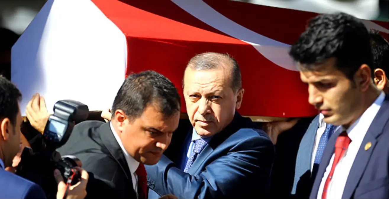 Kemal Unakıtan Son Yolculuğuna Uğurlandı, Erdoğan Kur\'an Okudu