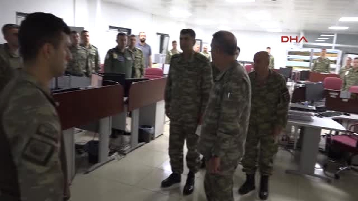 Hulusi Akar, Fırat Kalkanı Harekatı Kapsamındaki Faaliyetleri Ökhü-2 Üs Bölgesi?nden Takip Etti