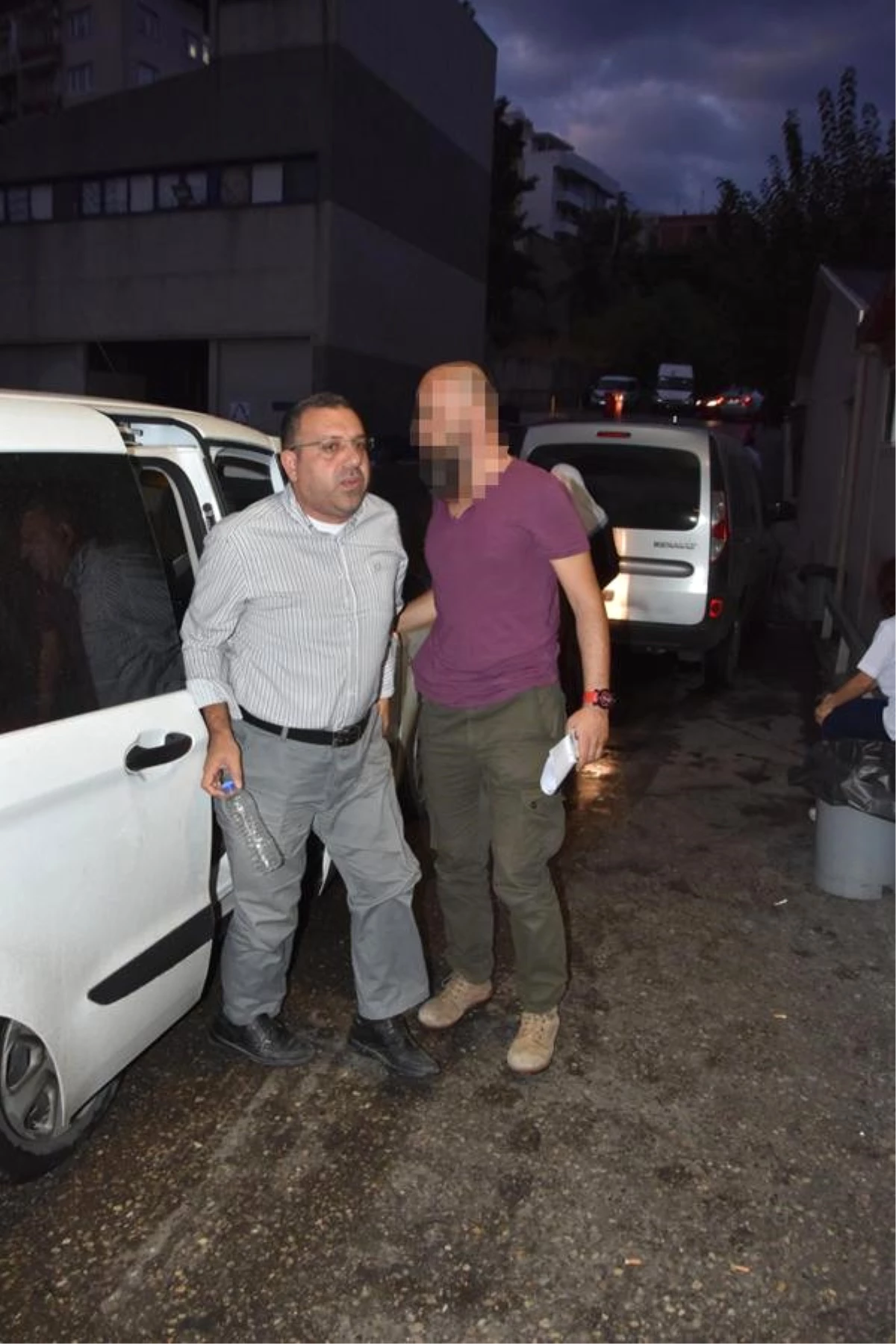 İzmir\'de Fetö Operasyonu: 19 Gözaltı
