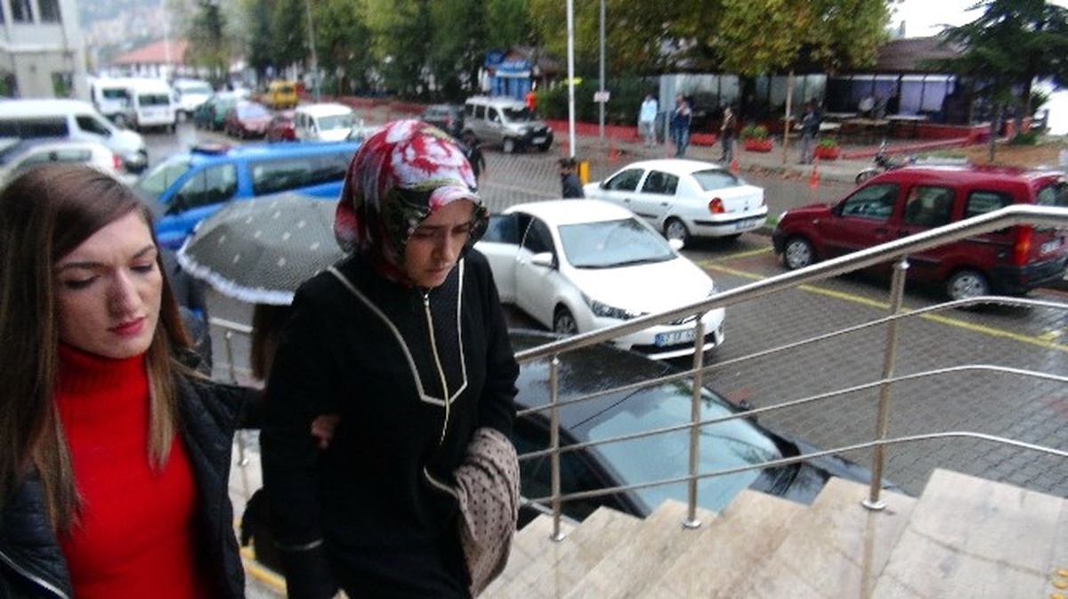Kendisini Zorla İstanbul\'a Götürmek İsteyen Genci Öldüren Kadının Yargılanmasına Devam Edildi