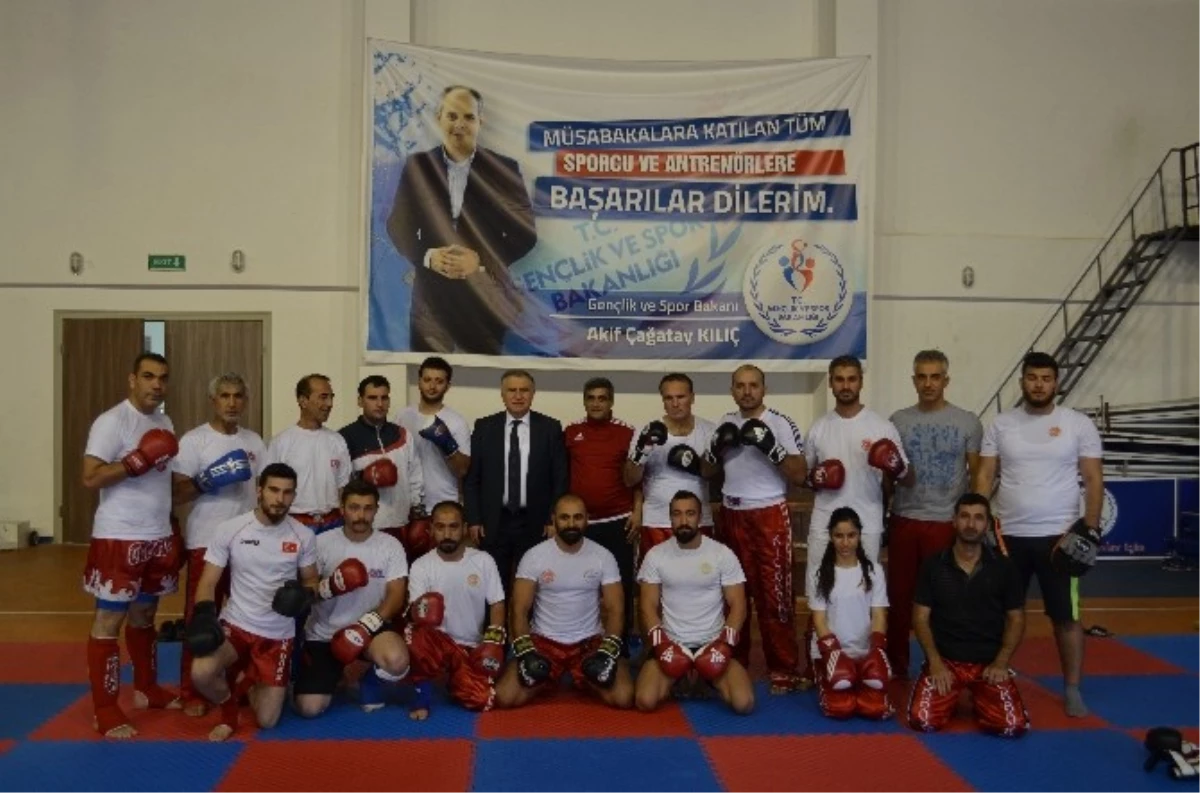 Kick Boks 2. Kademe Antrenör Kursu Devam Ediyor