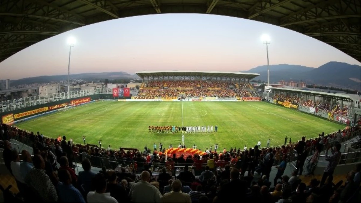 Yeni Bornova Stadı\'nın İsmi, Aziz Kocaoğlu Stadı Olarak Değiştirildi