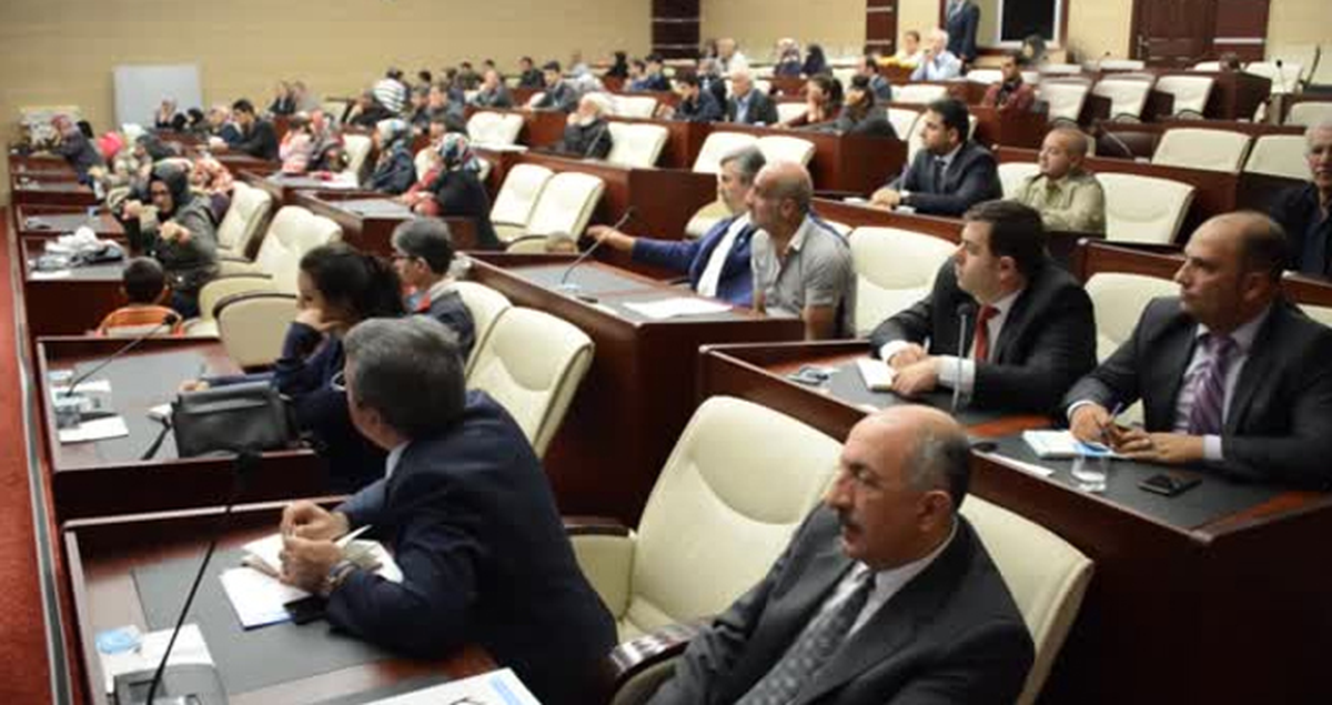 Vali, Halk Günü\'nde Tayin İsteyen Öğretmen İçin Oylama Yaptırdı