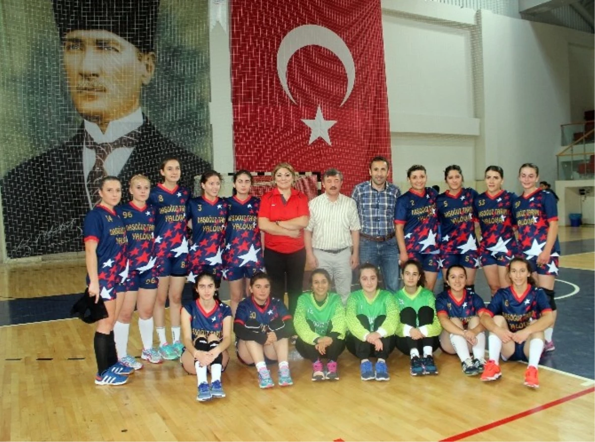 Yalova Gençlik Hizmetleri Spor Kulübü 2. Lig\'e Yükseldi