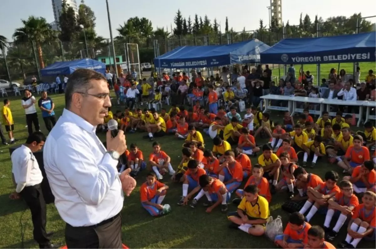 Yüreğir Belediyesi Takımlarında Lisanslı Futbolcu Sayısı 400\'ü Buldu