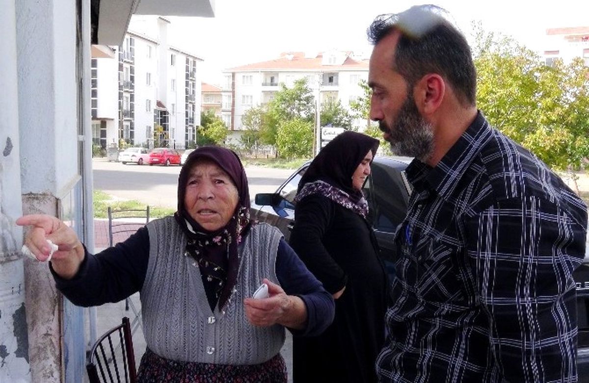 Kapkaççı 80 Yaşındaki Kadının Çantasını Çaldı