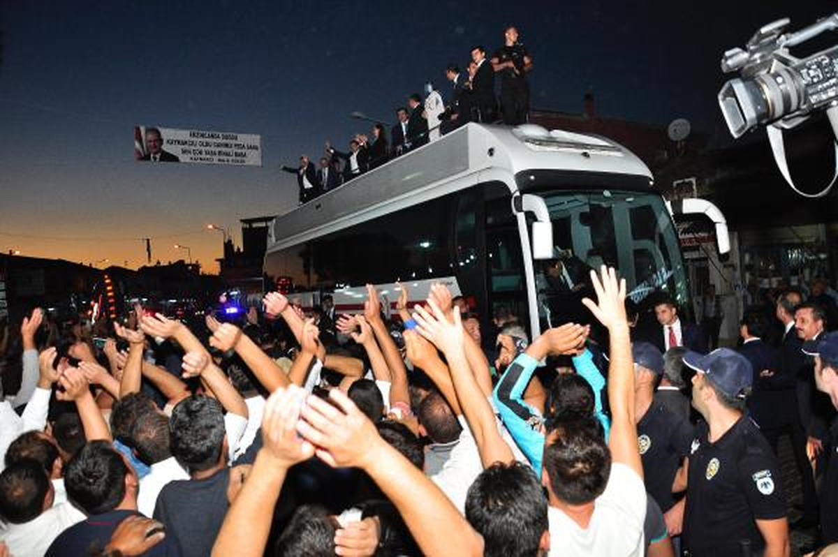 Başbakan Yıldırım: O Akıl Arka Planda Aynı Hacivat Karagöz Gibi Bunları Yönetiyor (6)