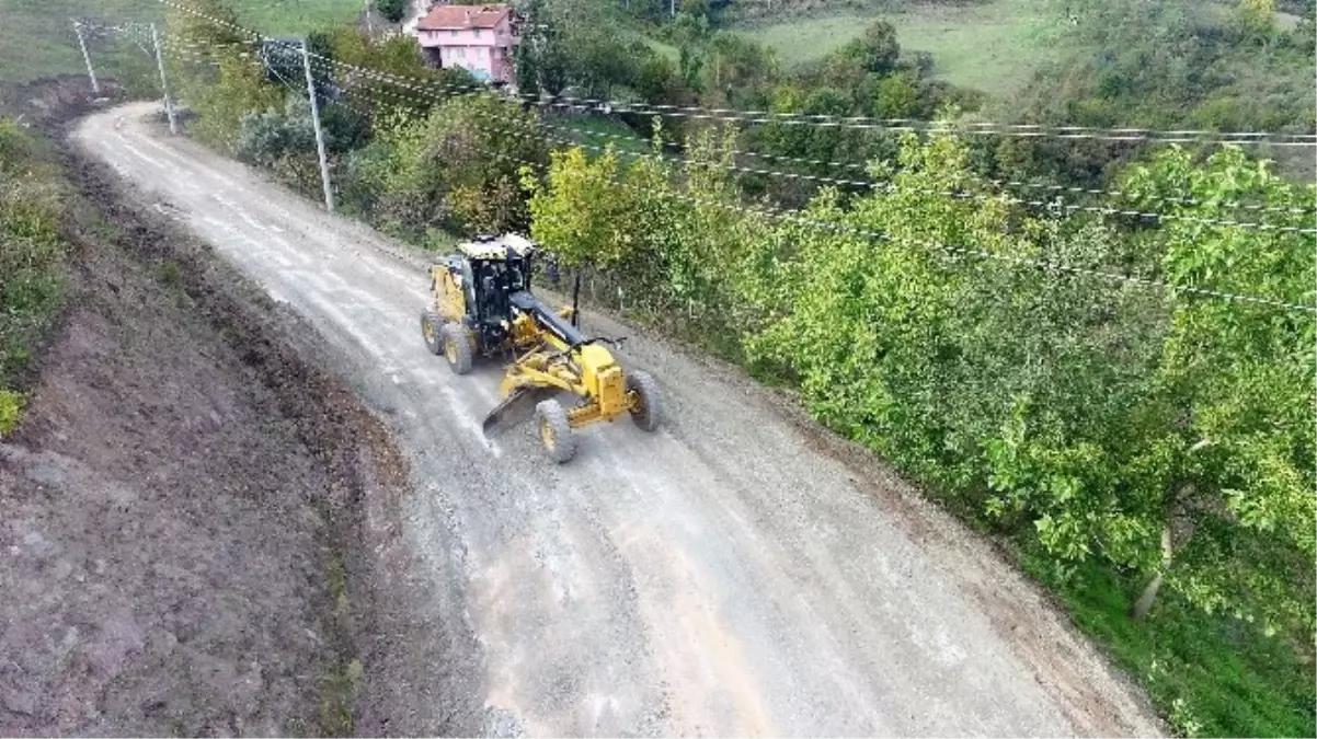 Başiskele\'de 2 Sokak Asfalta Hazırlanıyor