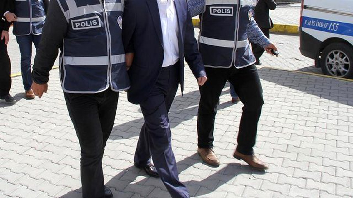 Erzurum\'da 5 Zabıt Katibi Fetö\'den Gözaltına Alındı