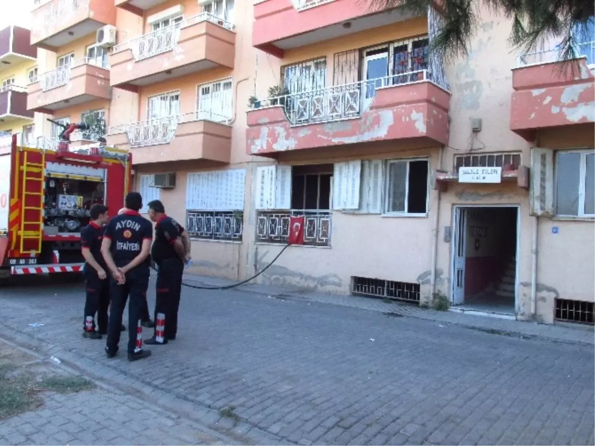 Evi ile Birlikte Kendini Ateşe Veren Kadın Ağır Yaralandı