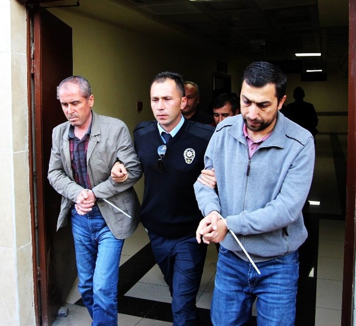 Fetö/pdy Soruşturmasında Açığa Alınan 14 Polis Adliyeye Çıkarıldı