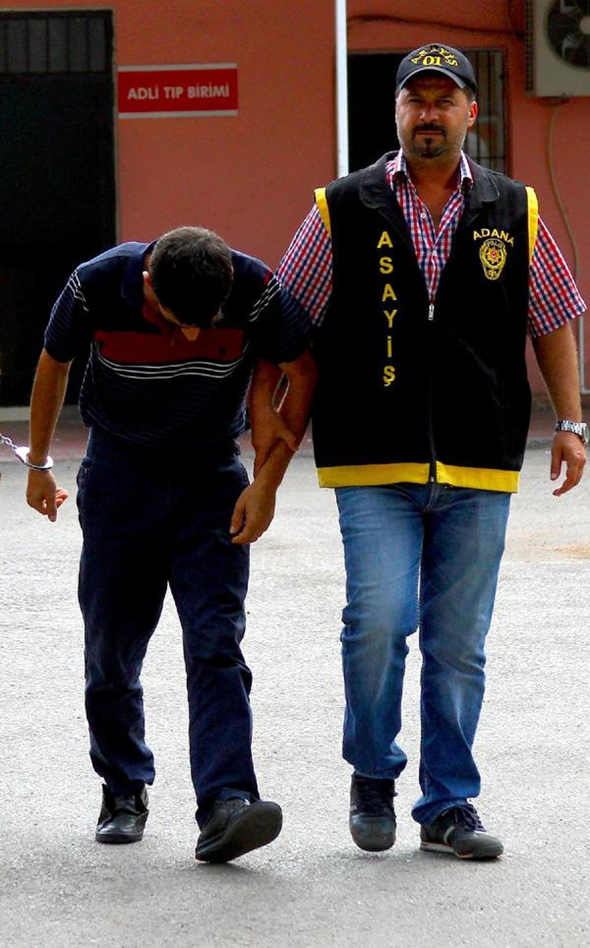 Gazetedeki Fotoğrafından Tanıdığı Kapkaççıyı Yakalattı