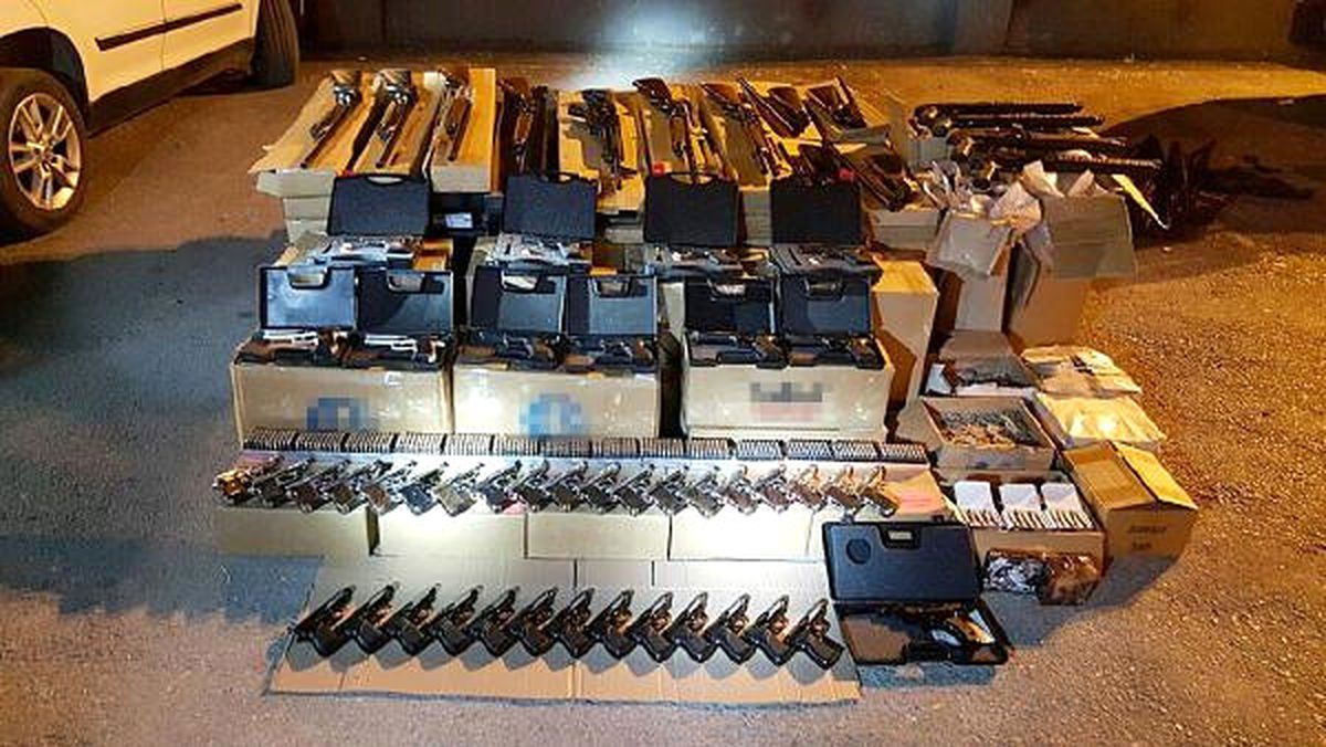 Kamyonette Cephanelik Ele Geçirildi