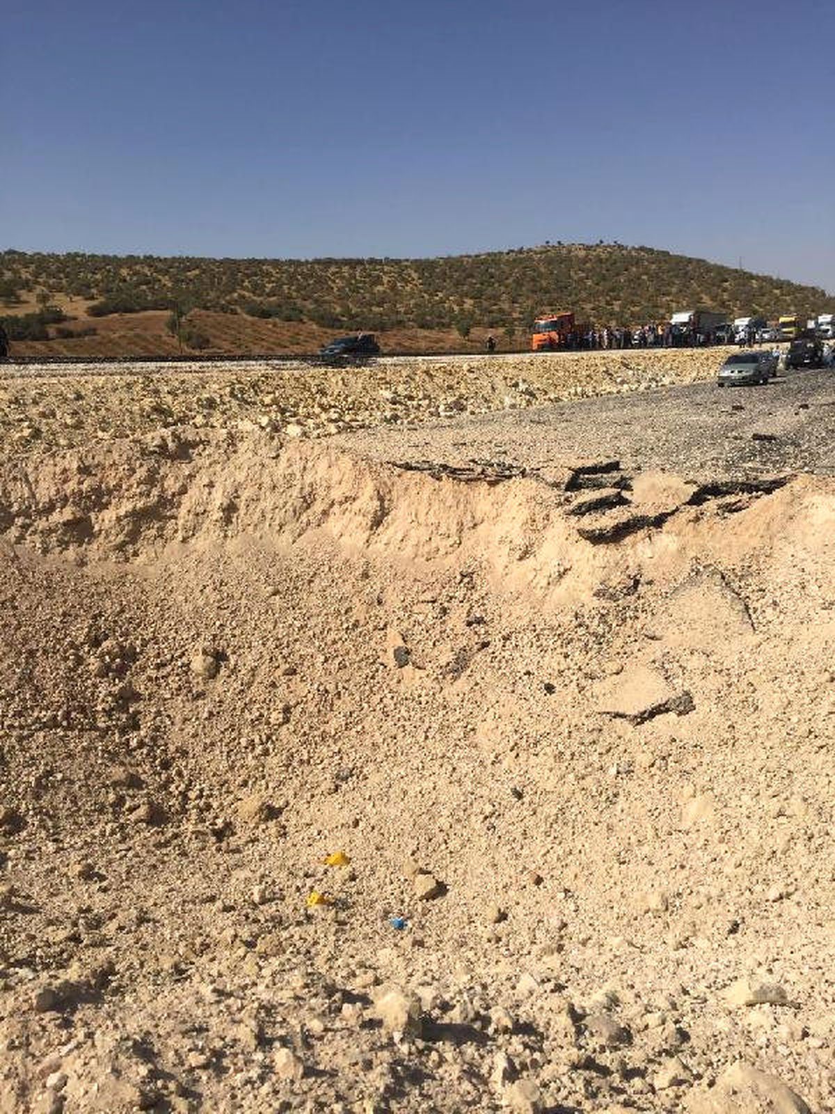 Mardin\'de Askeri Araca Bombalı Saldırı: 3 Şehit, 3 Yaralı (4)