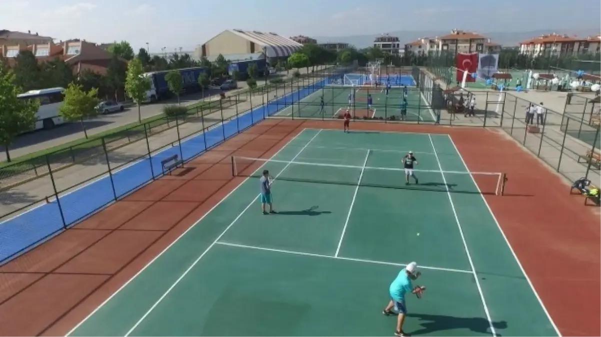 Odunpazarı\'ndan Cumhuriyet Kupası Tenis Turnuvası