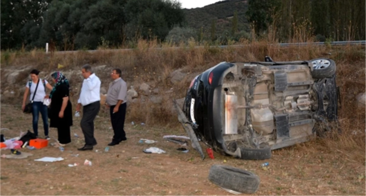 Otomobil Şarampole Devrildi: 5 Yaralı