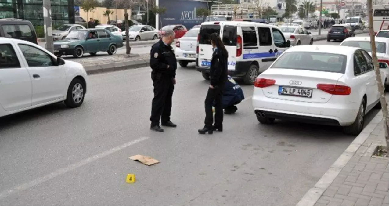 Şüpheliyi Kovalayan Polis Kendini Ayağından Vurdu