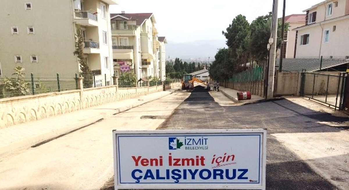Yeşilova ve Tepeköy\'de Yollar Asfaltlanıyor
