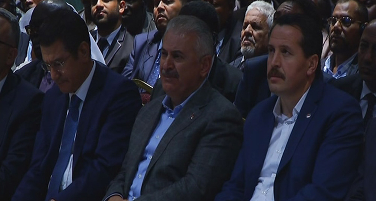 15 Temmuz Görüntülerini İzleyen Başbakan Yıldırım\'ın Duygusal Anları