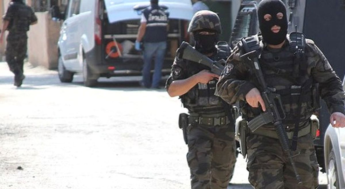 Adana\'da Terör Örgütü Operasyonu: 4\'ü Kadın 5 Kişi Tutuklandı