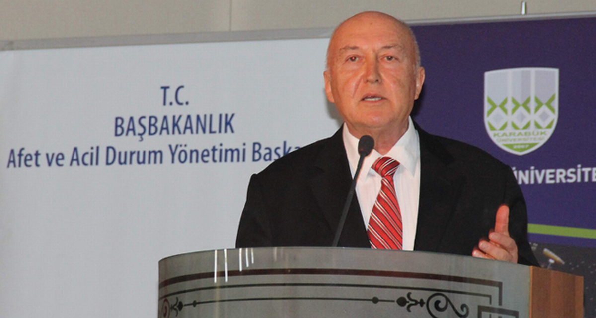 Ahmet Ercan: "Bu Deprem Yıkıcı ve Ölümcül Değildir"