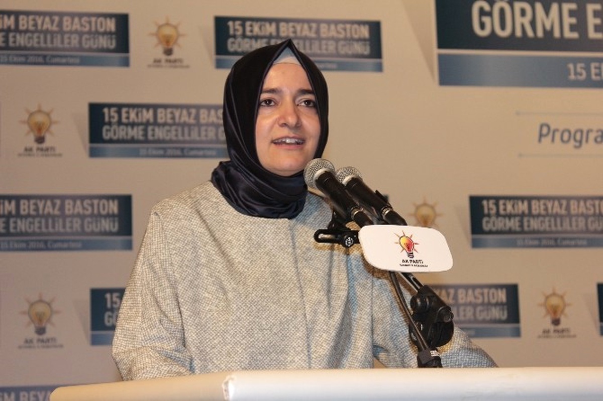 Aile ve Sosyal Politikalar Bakanı Fatma Betül Sayan Kaya, Engelli Vatandaşlarla Bir Araya Geldi