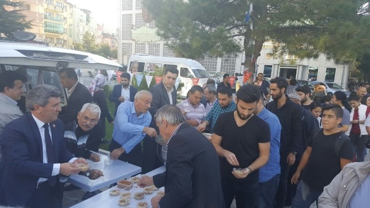 AK Parti Burdur\'dan Aşure Dağıtımı