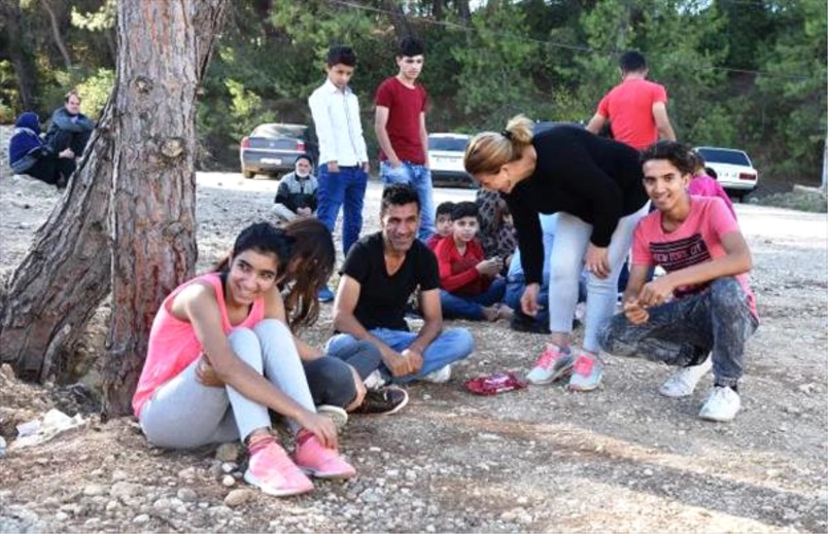 Antalya\'da Suriyeli 105 Kaçak Yakalandı