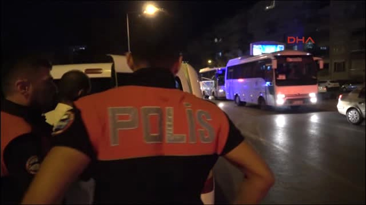 Antalya - \'Dur\' Ikazına Uymadı Polisi Alarma Geçirdi