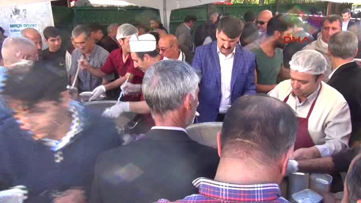 Bingöl Belediyesi, Kitap Okuyan 3 Bin Kişiye Aşure Dağıttı