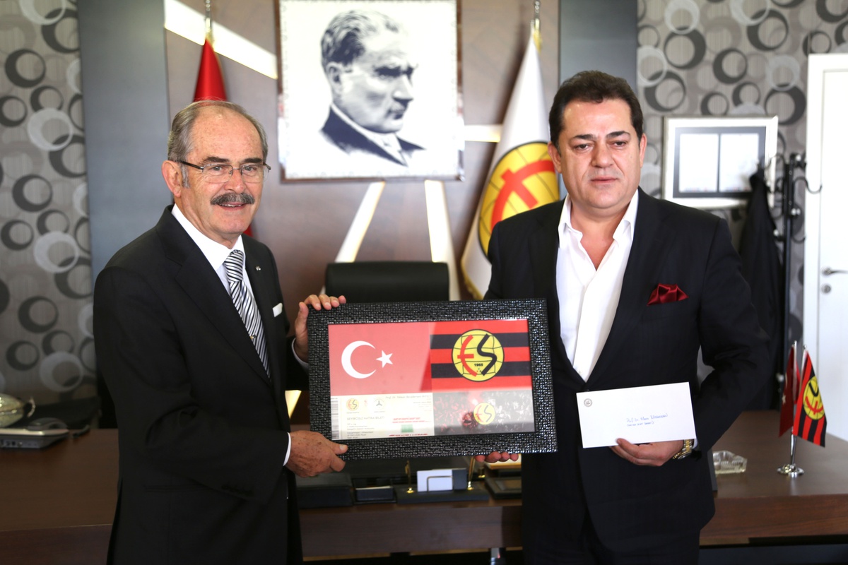 Büyükerşen\'den Eskişehirspor\'a Anlamlı Destek