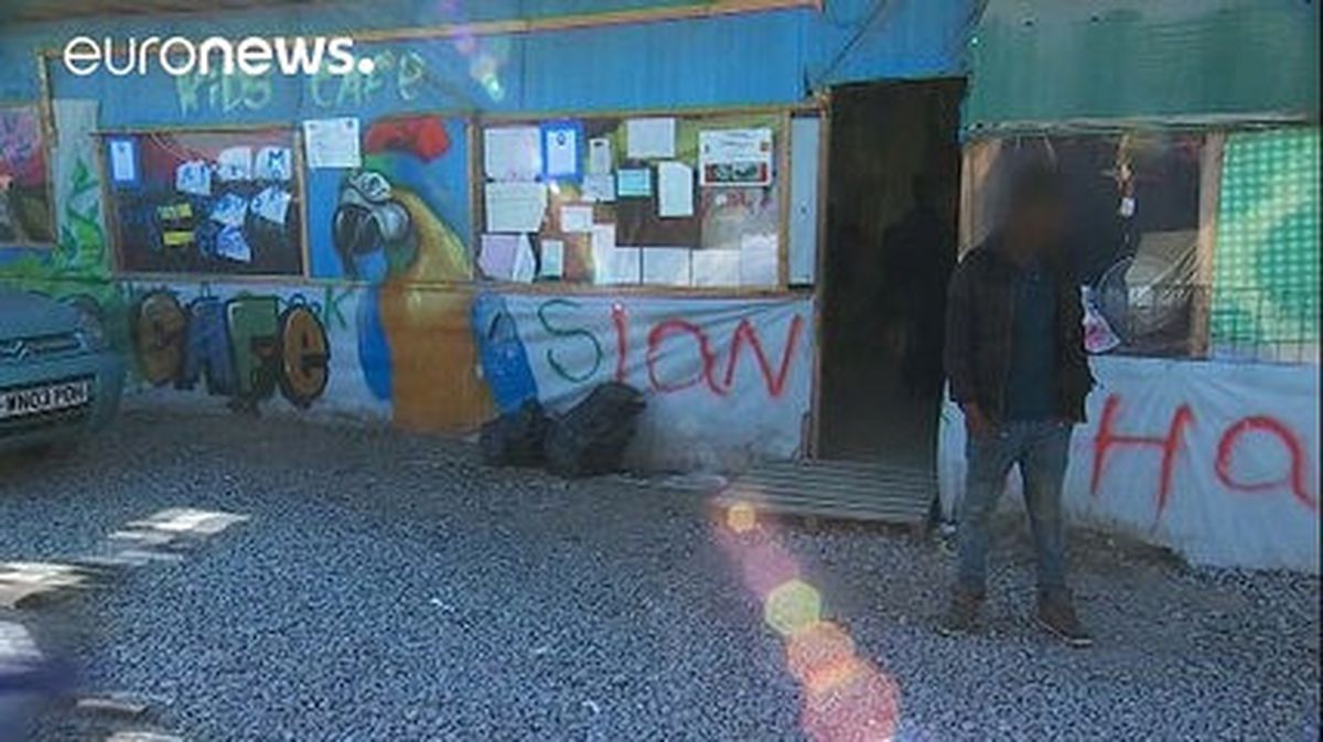 Calais\'deki Ebeveynsiz Yüzlerce Mülteci Çocuğun Geleceği Belirsiz