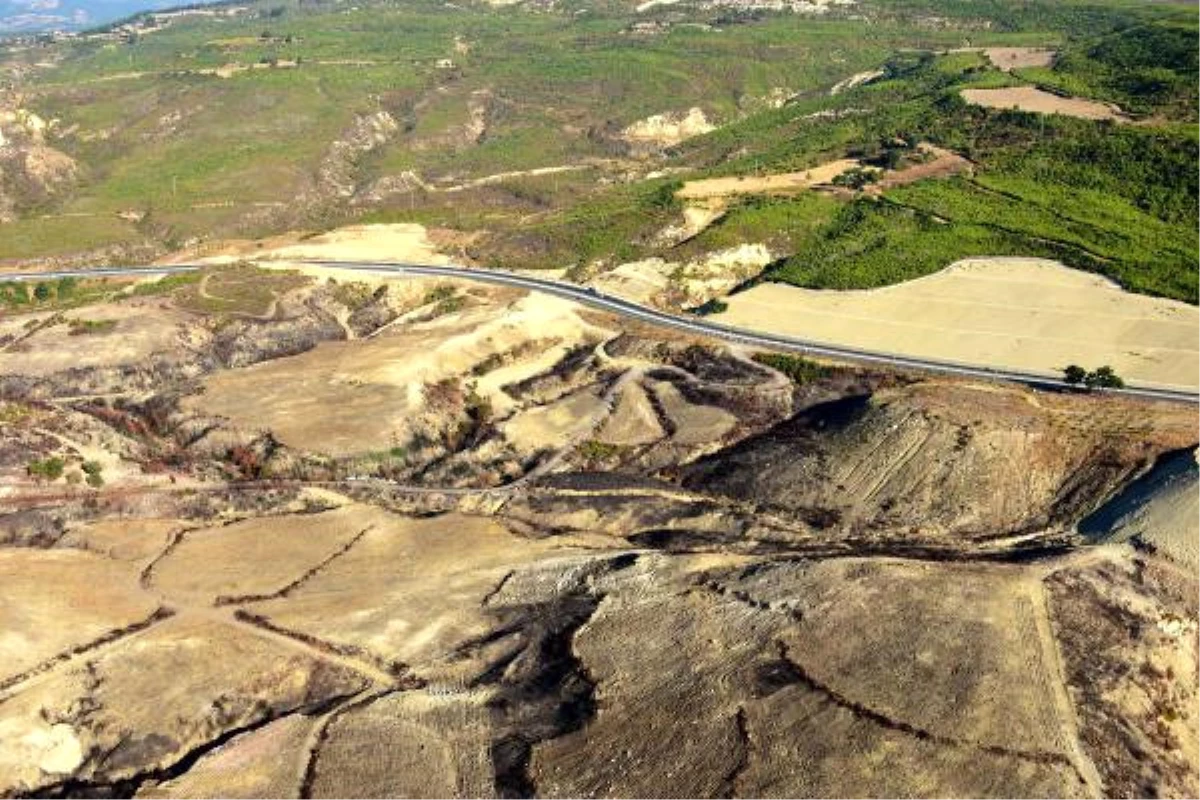 Çanakkale\'deki Yanan Ormanlık Alanlar Havadan Görüntülendi