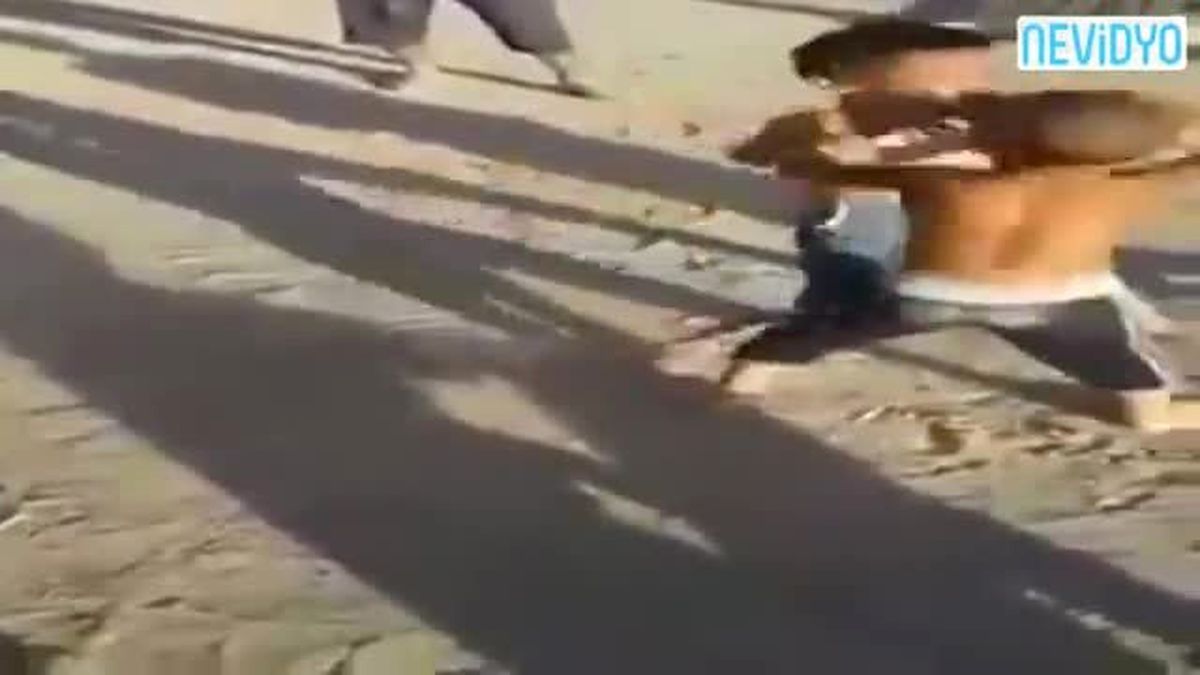 Çocuklara Boks Maçı Yaptırdılar