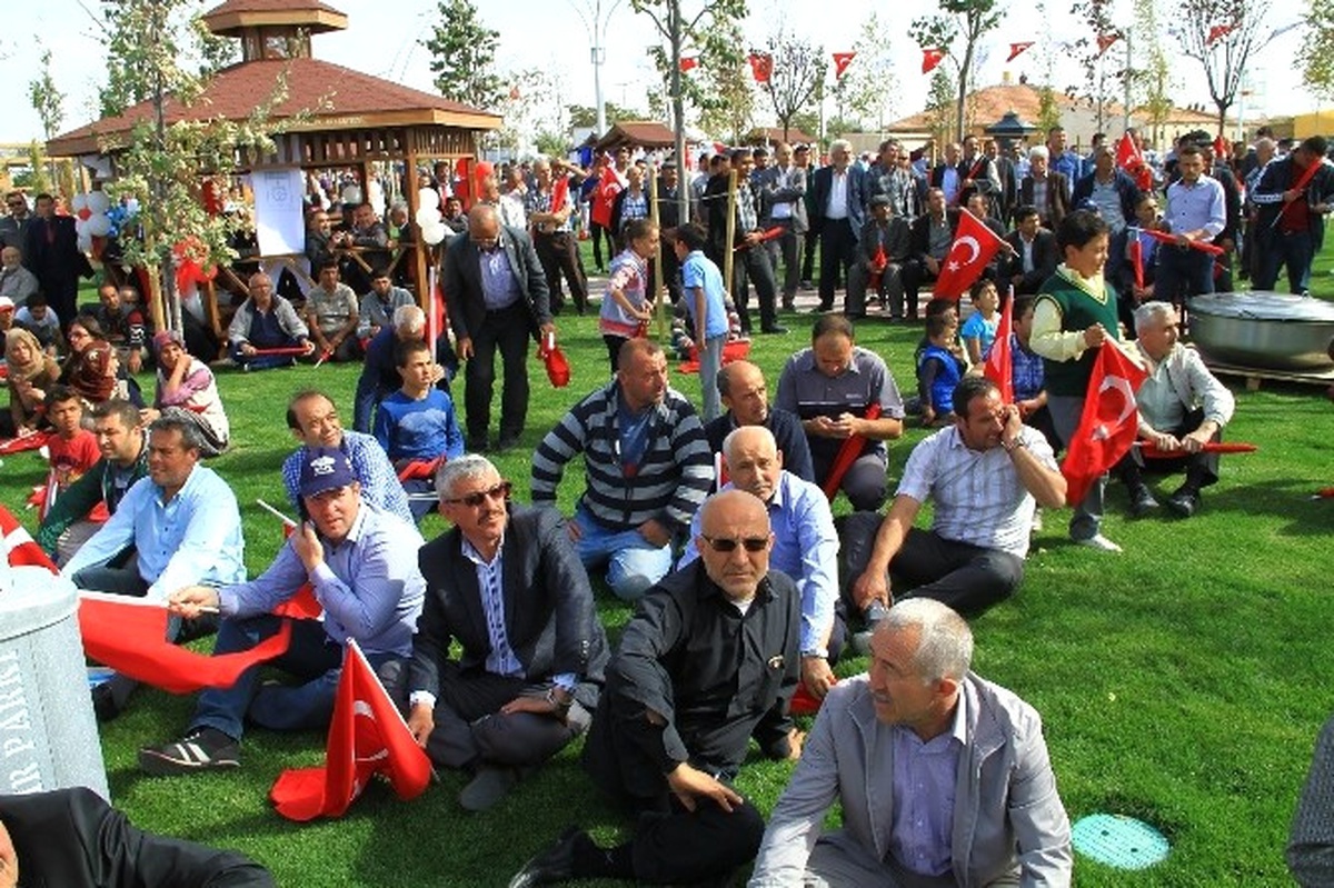 Çukurkuyu Halkı Şehit Ömer Halisdemir\'i Anlattı;
